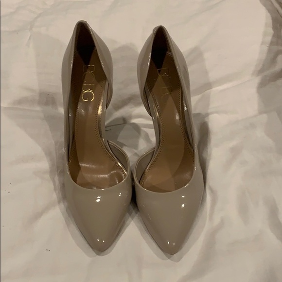 Nude BCBG stiletto pumps New - Picture 3 of 4